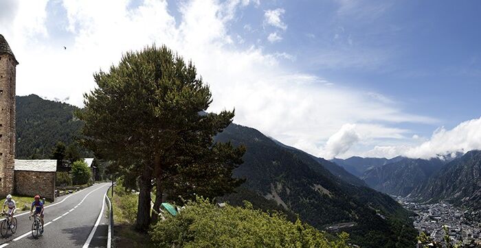 Unos cincuenta ciclistas profesionales ya residen en Andorra