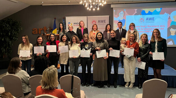 Five of the country´s women entrepreneurs are awarded prizes in the second edition of the AWE program promoted by the U.S Consulate and Andorra Business